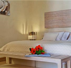 5 bedroom villa with infinity pool on Lefkada, sleeps up to 14